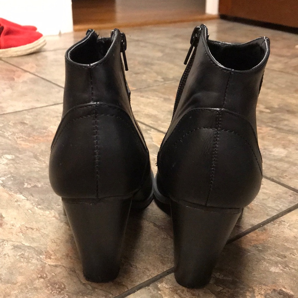Ladies black booties with heel - Picture 3 of 5